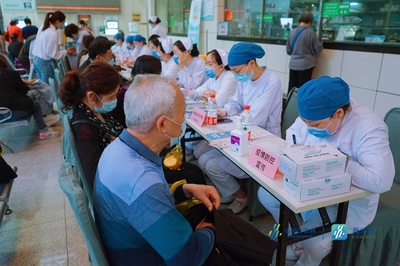守卫健康，未病先防 南京脑科医院护理部举办大型义诊，共筑健康防线