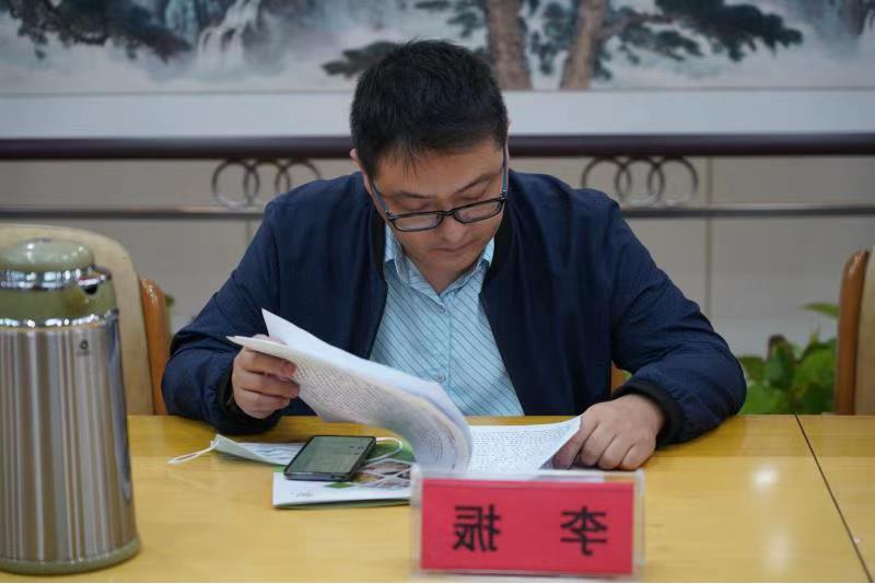 光明路街道喜迎党的二十大 网络名人采风团健康咨询送温暖